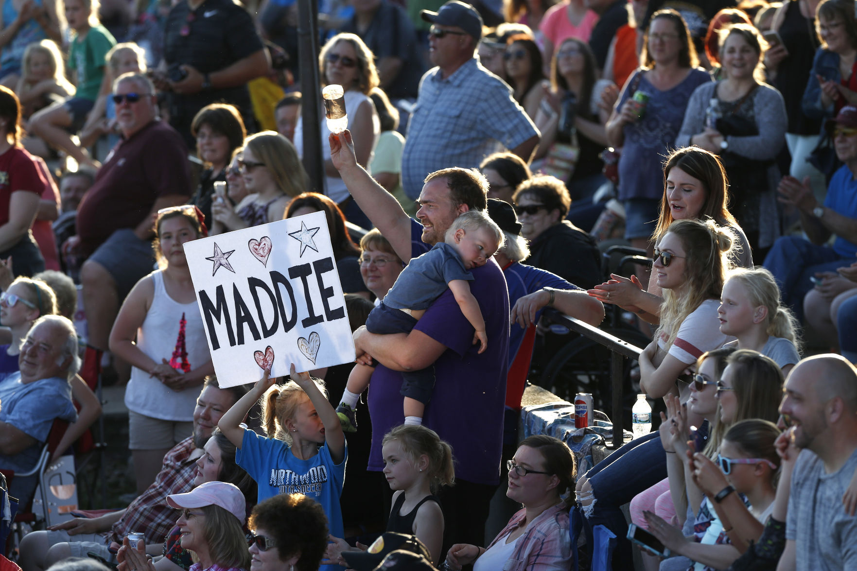 051518mp-Maddie-Poppe-concert-62